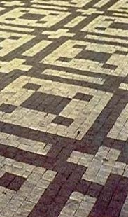 Fűrészelt bazalt-mészkő kombináció